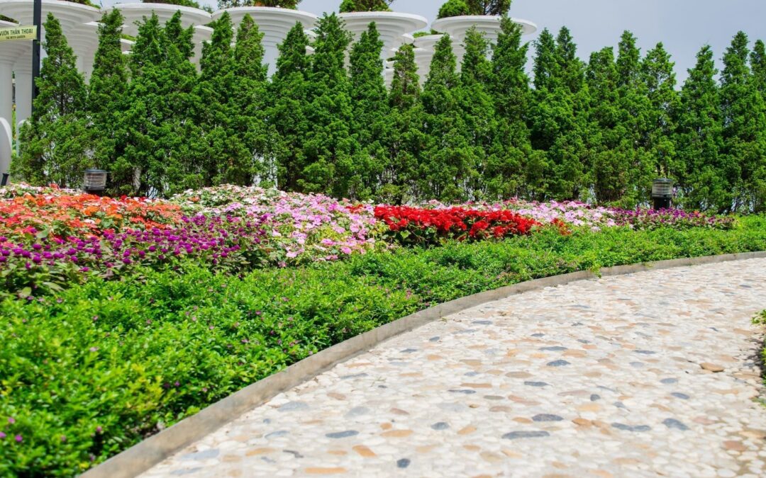 Custom Flagstone Walkways for Lasting Curb Appeal